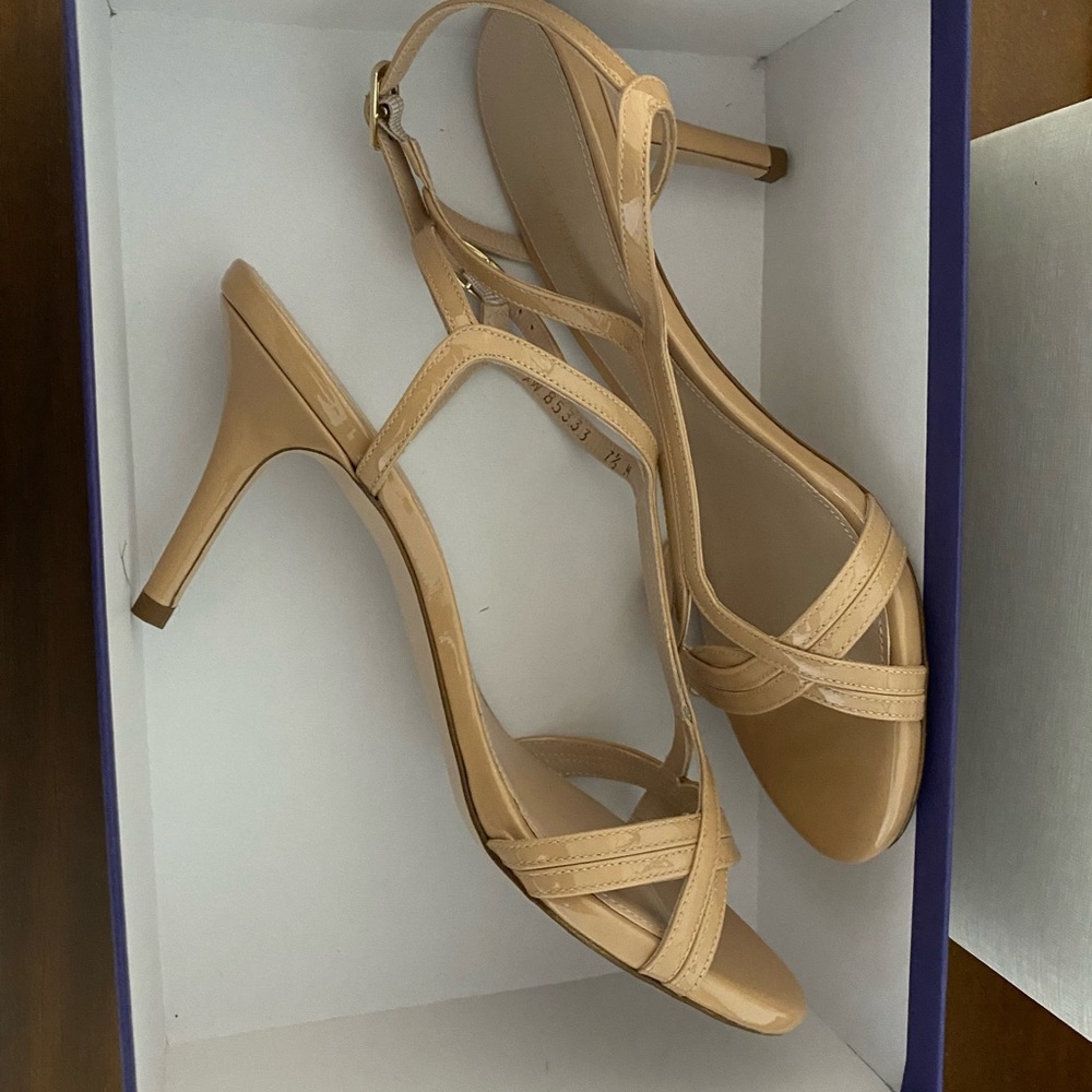 Stuart Weitzman Size 7.5 Nude Strappy Sandals